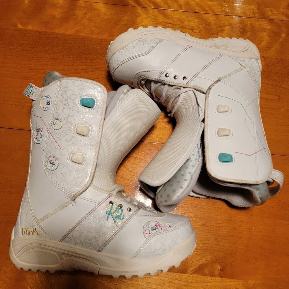 K2 Mink snowboarding boots size 6